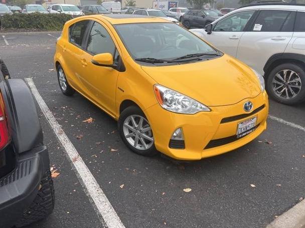 TOYOTA PRIUS C 2014 JTDKDTB33E1073693 image